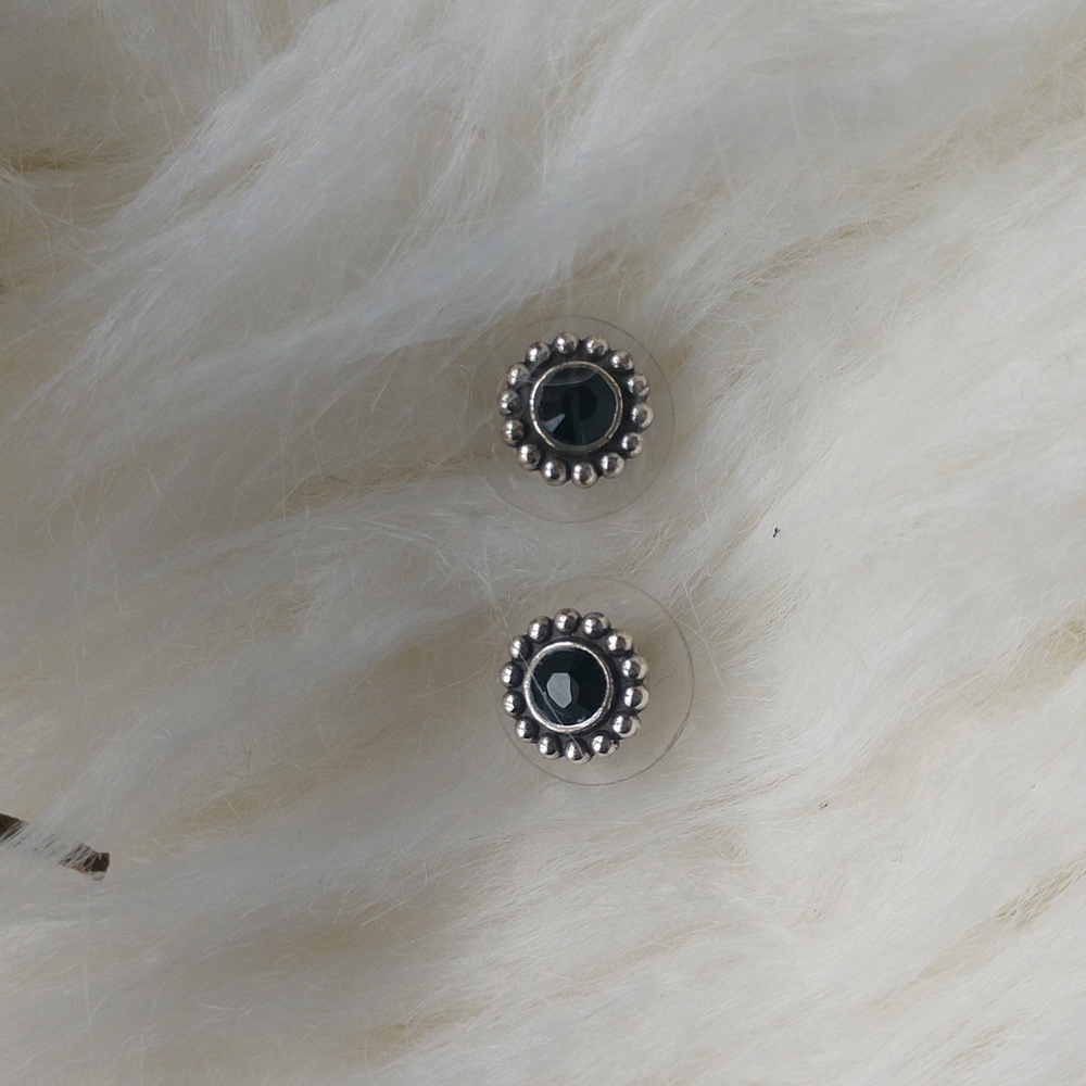 New Brighton Vintage Black and silver Earrings - Picture 4 of 4